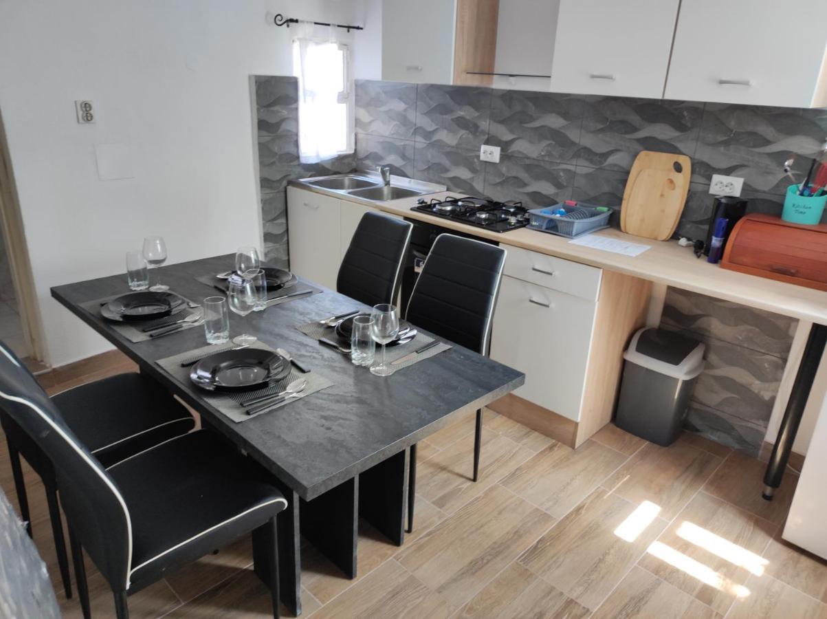 Apartman Selce Exterior foto